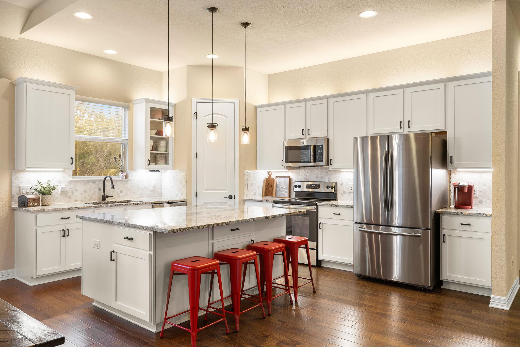 103 Kendall Dr, Spicewood, TX 78669