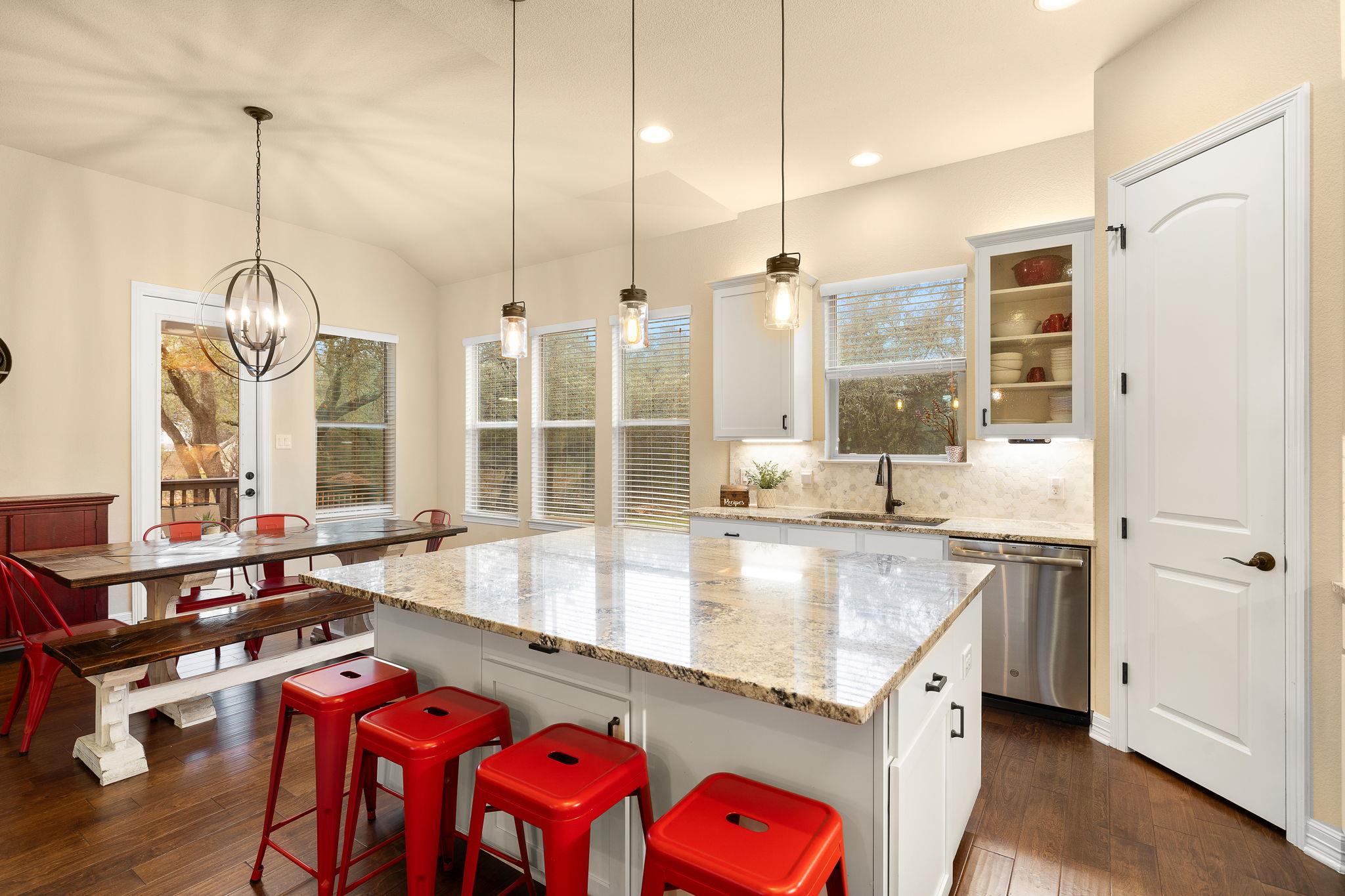 103 Kendall Dr, Spicewood, TX 78669