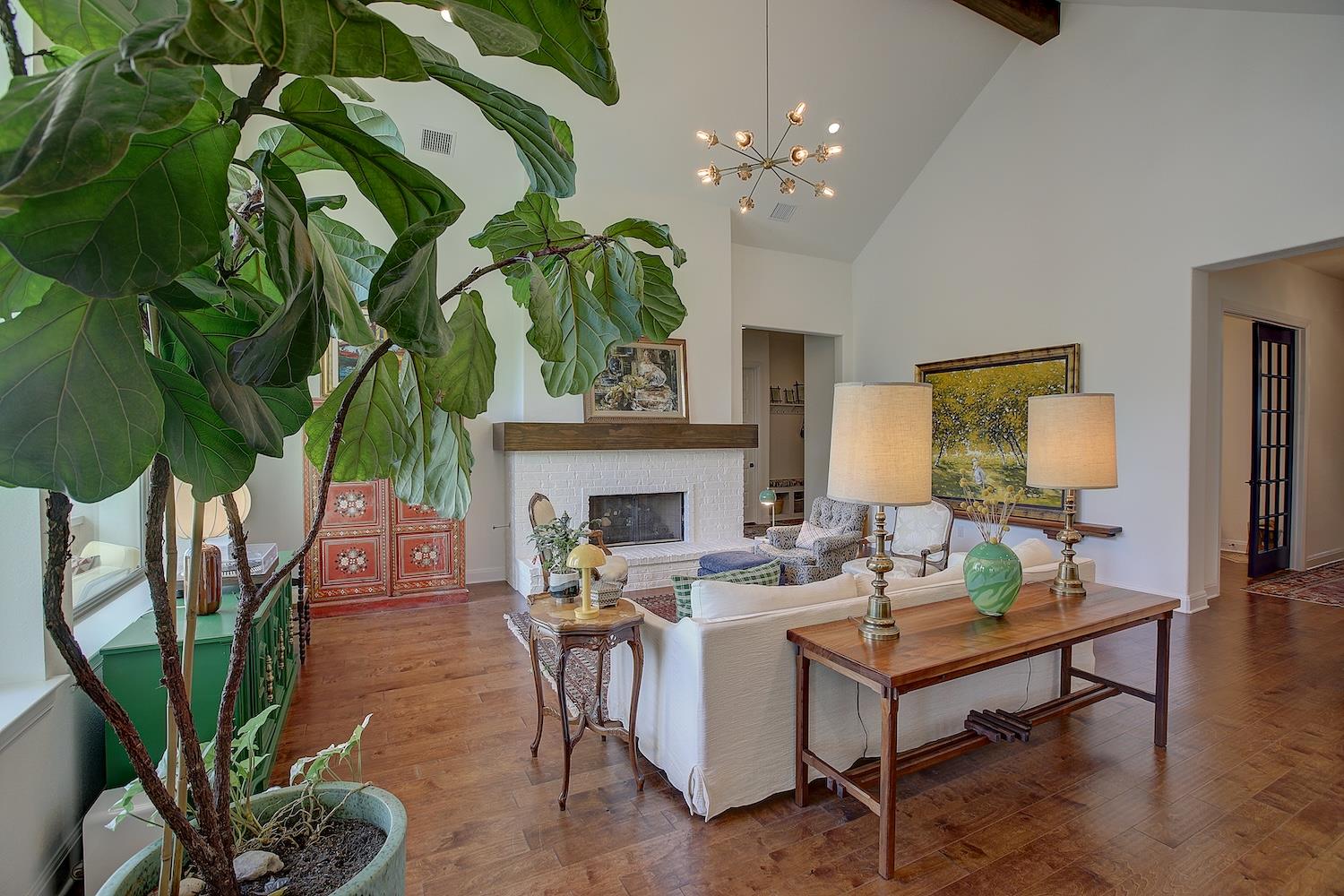 129 Hollytree Ct, Georgetown, TX 78628