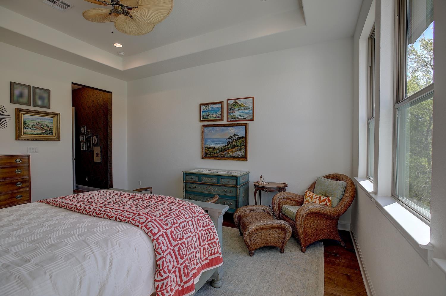 129 Hollytree Ct, Georgetown, TX 78628