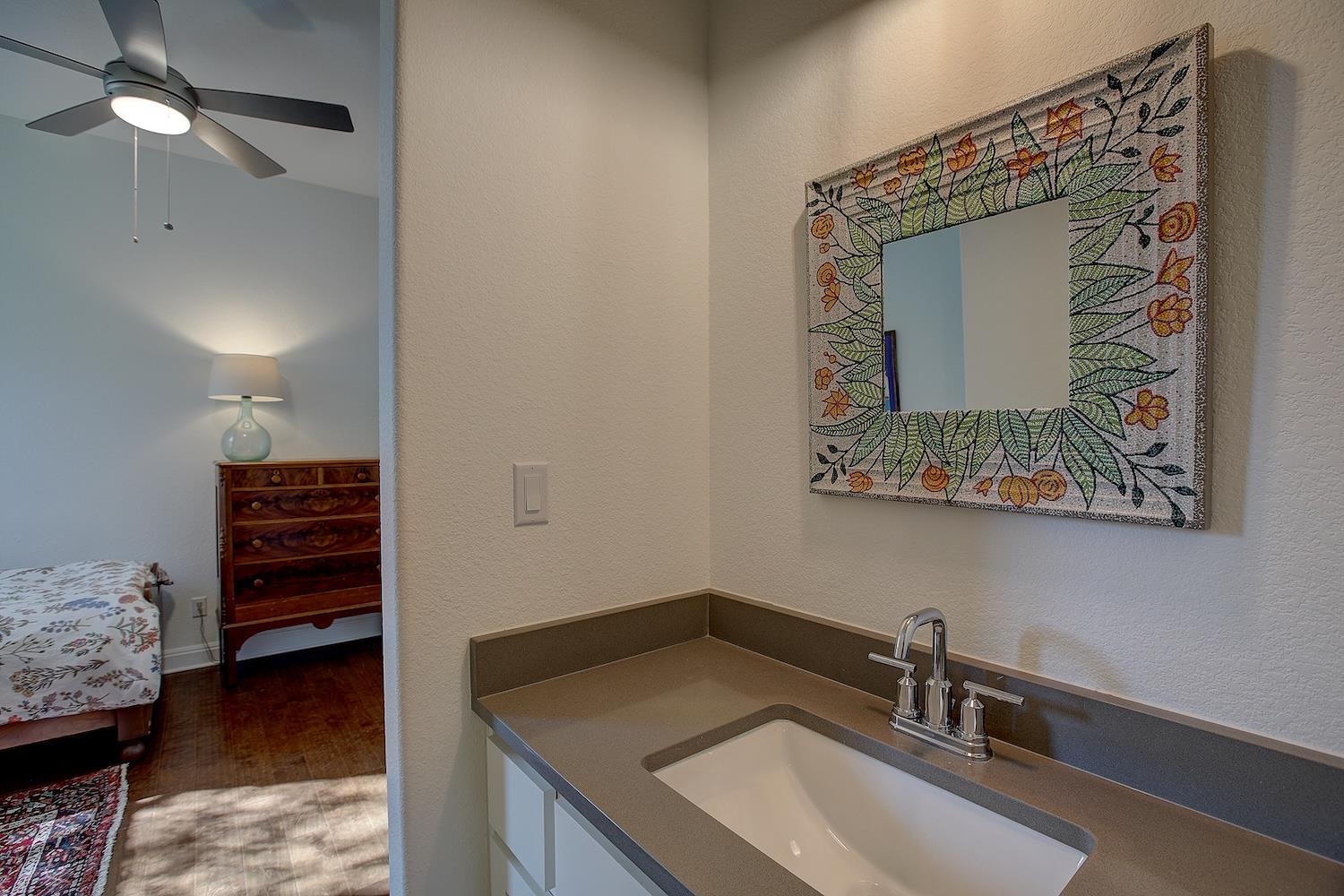 129 Hollytree Ct, Georgetown, TX 78628