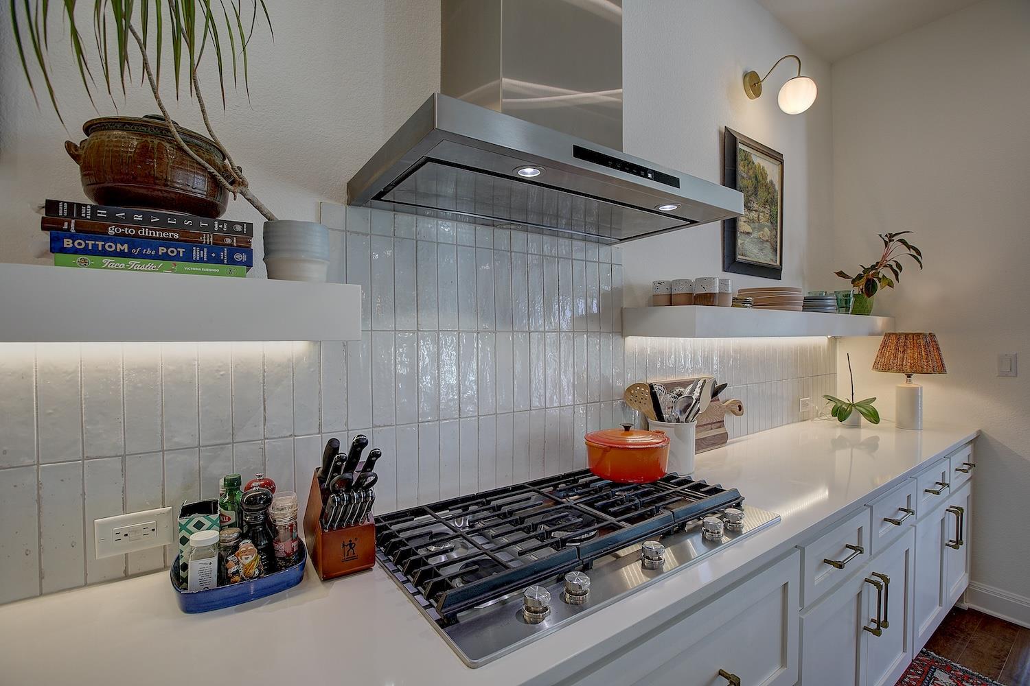 129 Hollytree Ct, Georgetown, TX 78628