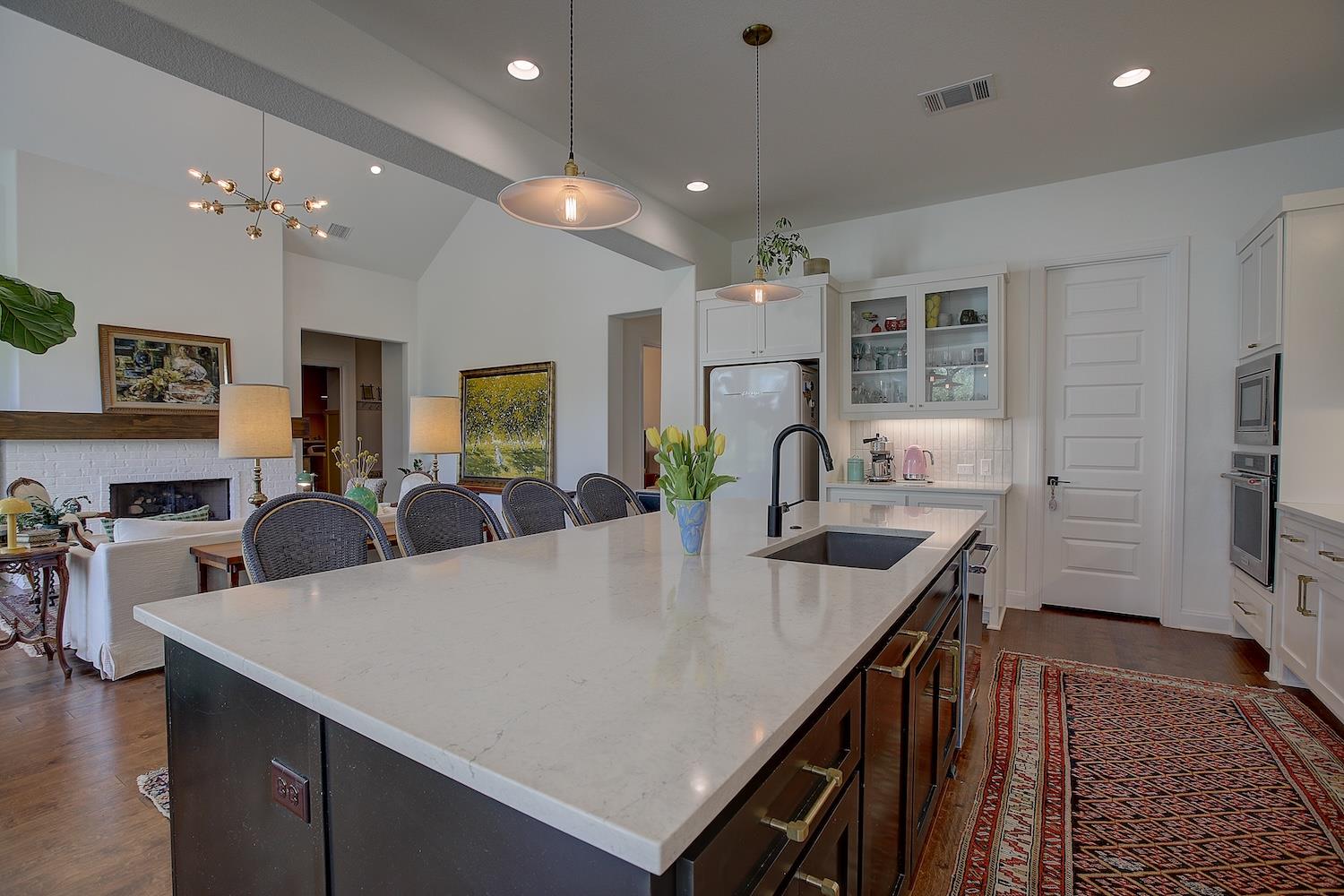 129 Hollytree Ct, Georgetown, TX 78628