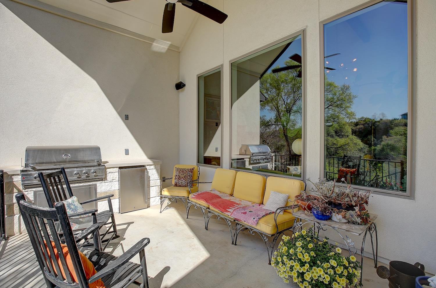 129 Hollytree Ct, Georgetown, TX 78628