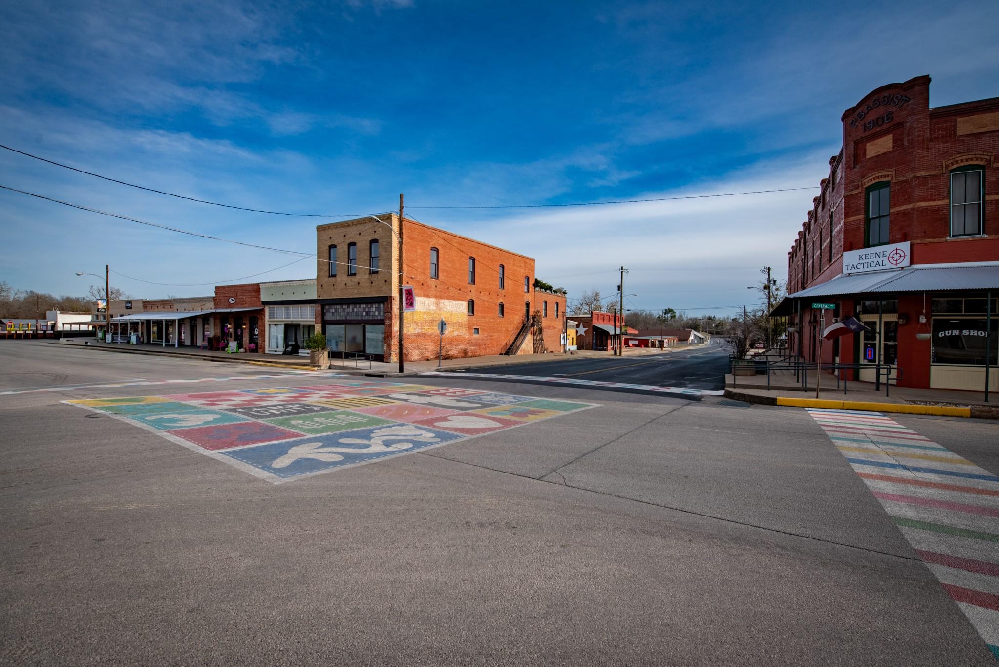 418 S Avenue D Ave, Elgin, TX 78621