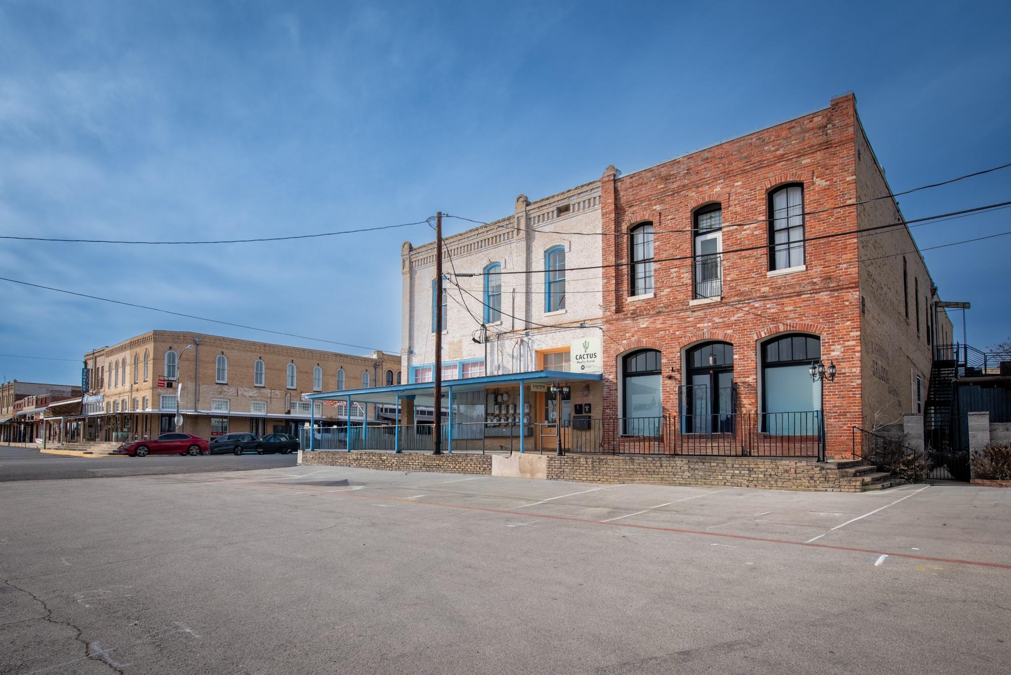 418 S Avenue D Ave, Elgin, TX 78621