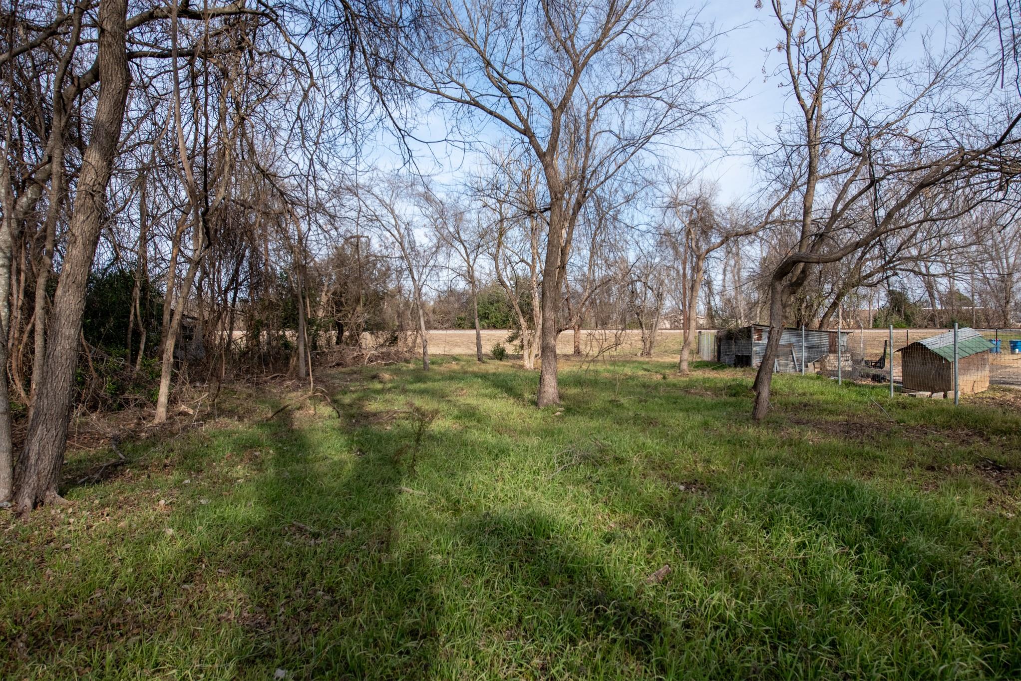 418 S Avenue D Ave, Elgin, TX 78621