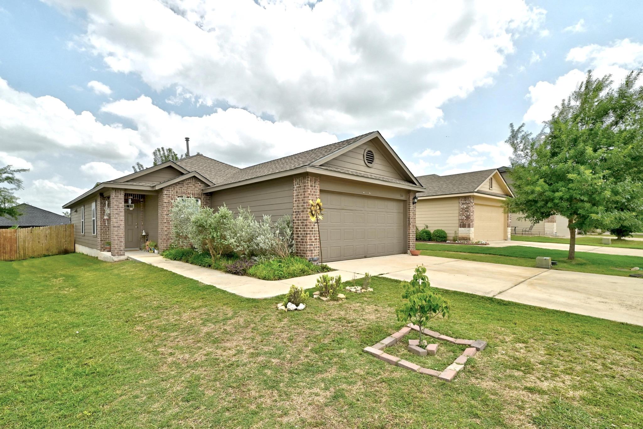 166 Tallow Trl, San Marcos, TX 78666