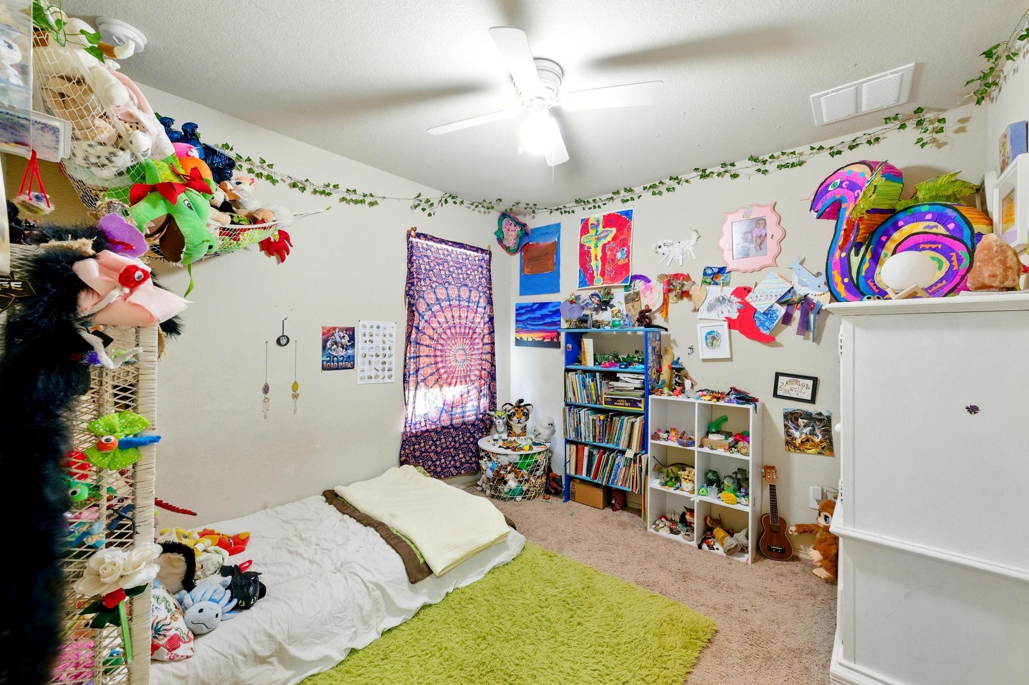 166 Tallow Trl, San Marcos, TX 78666