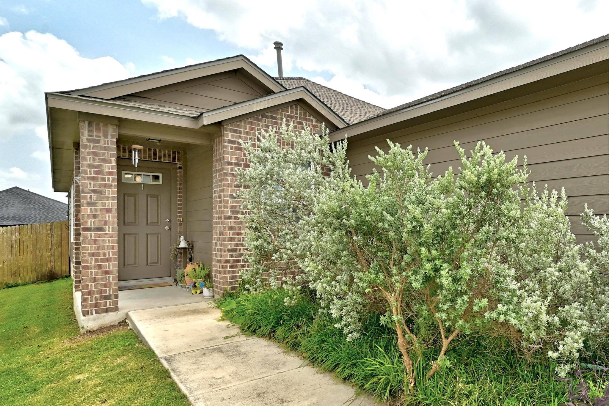166 Tallow Trl, San Marcos, TX 78666