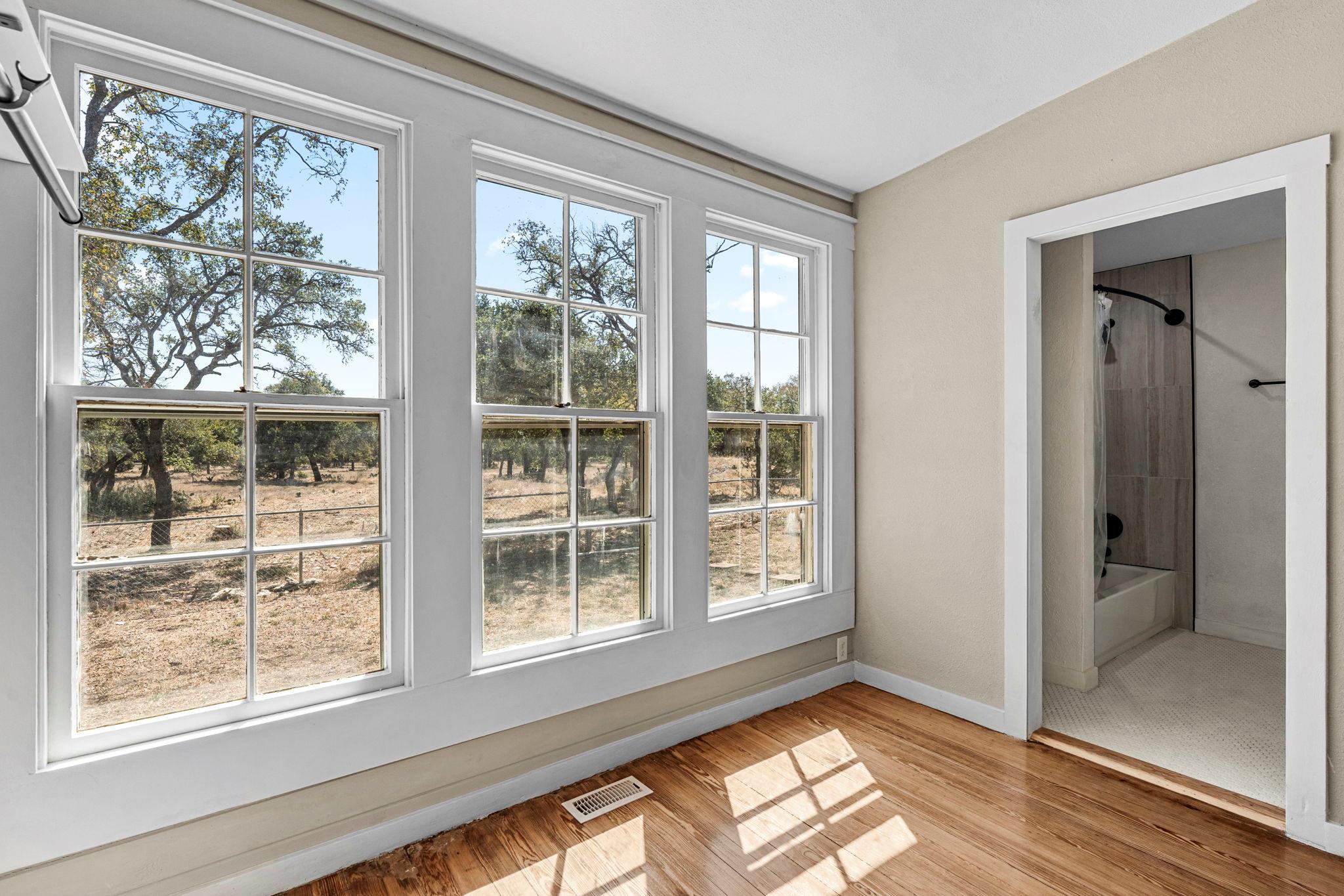 1501 Beaver Ln, Florence, TX 76527