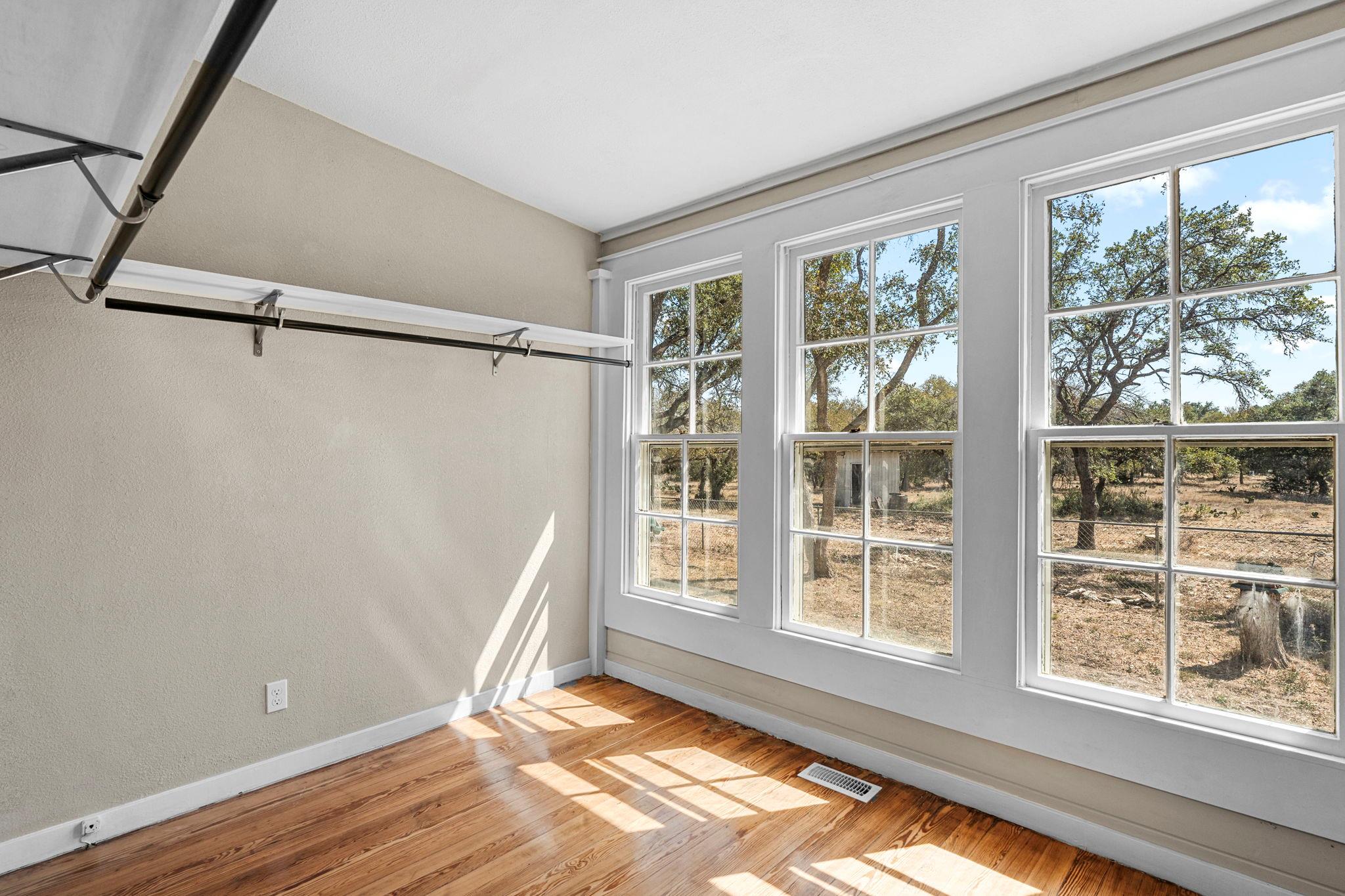 1501 Beaver Ln, Florence, TX 76527