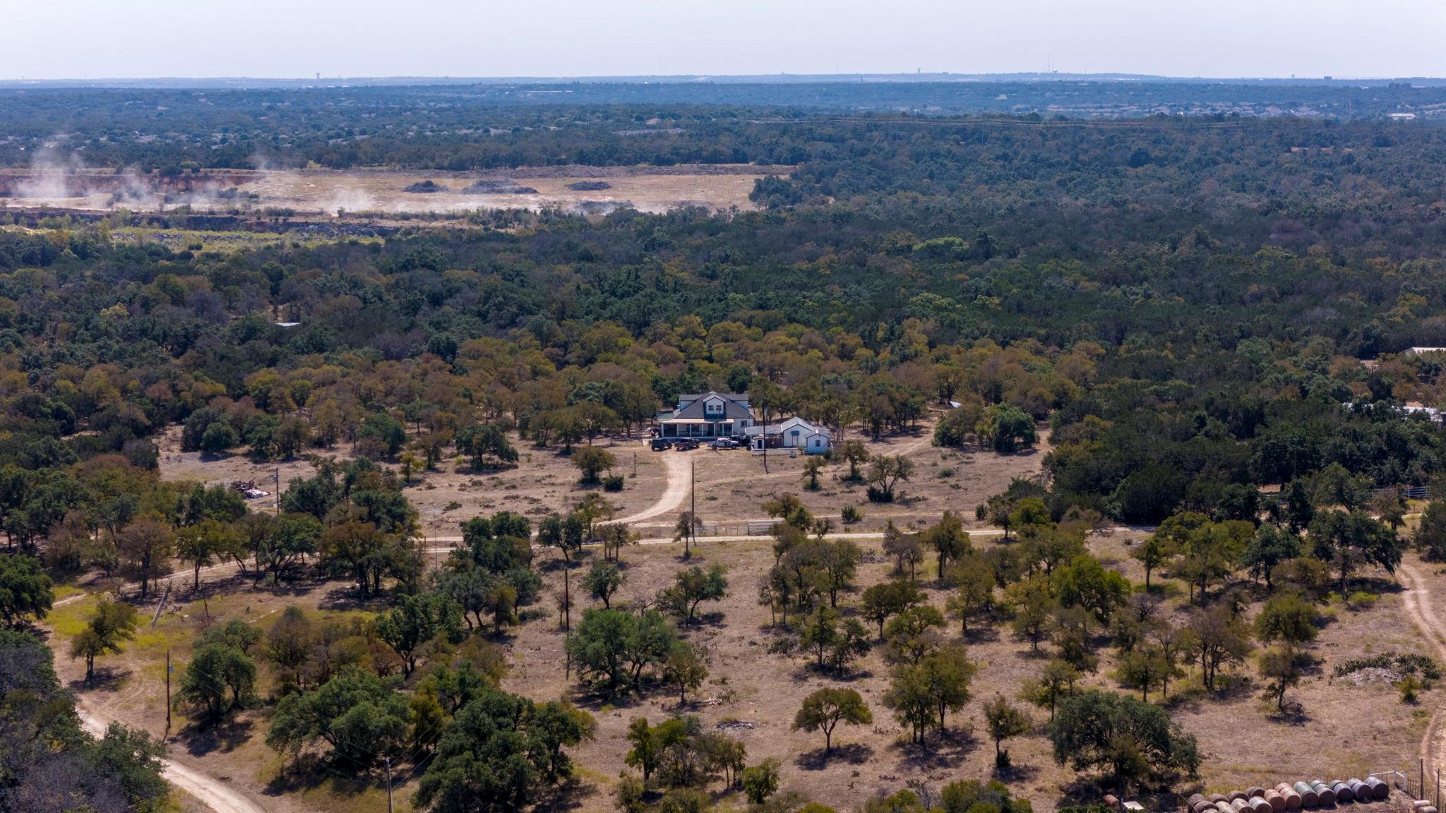 1501 Beaver Ln, Florence, TX 76527