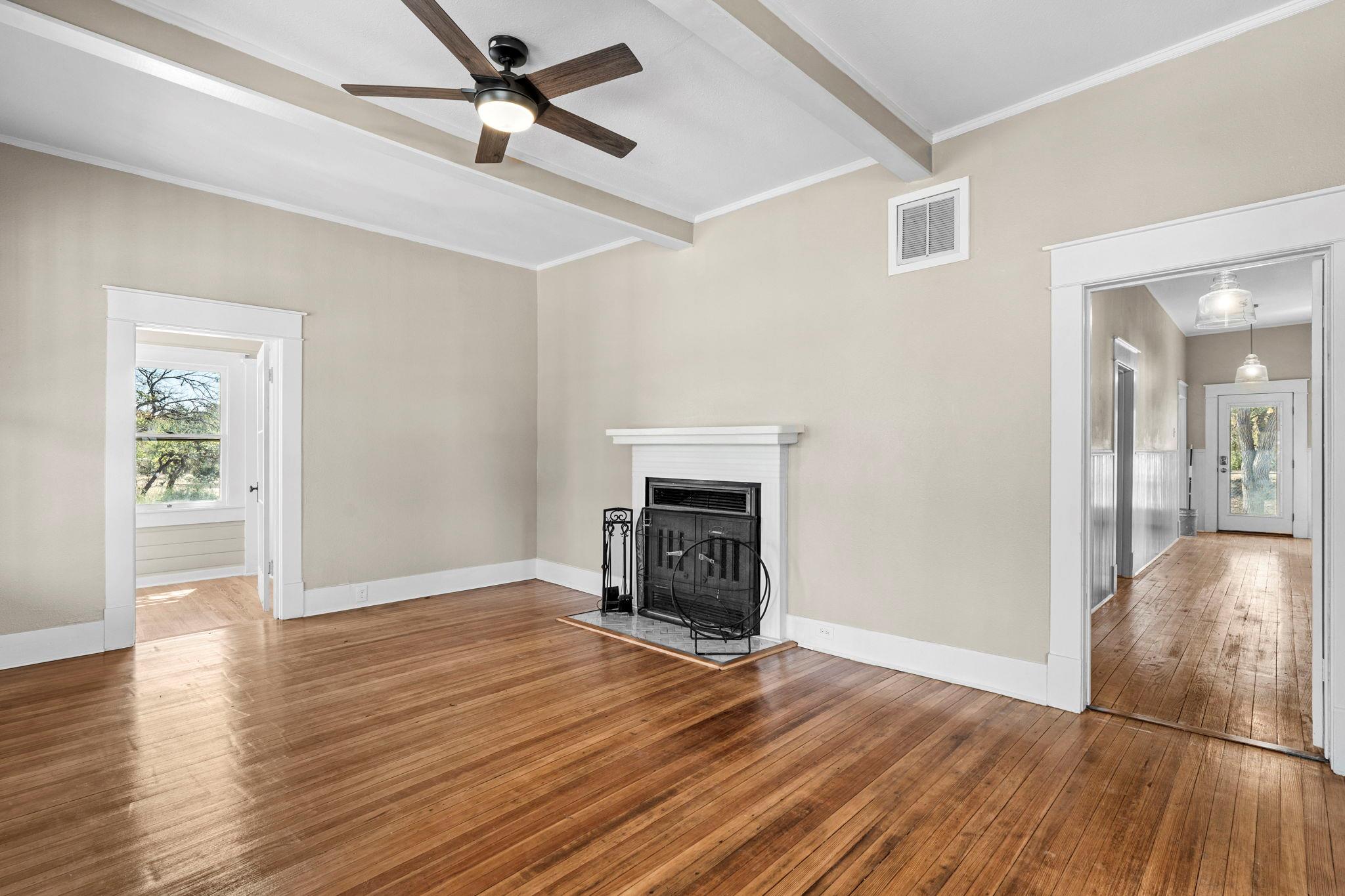 1501 Beaver Ln, Florence, TX 76527