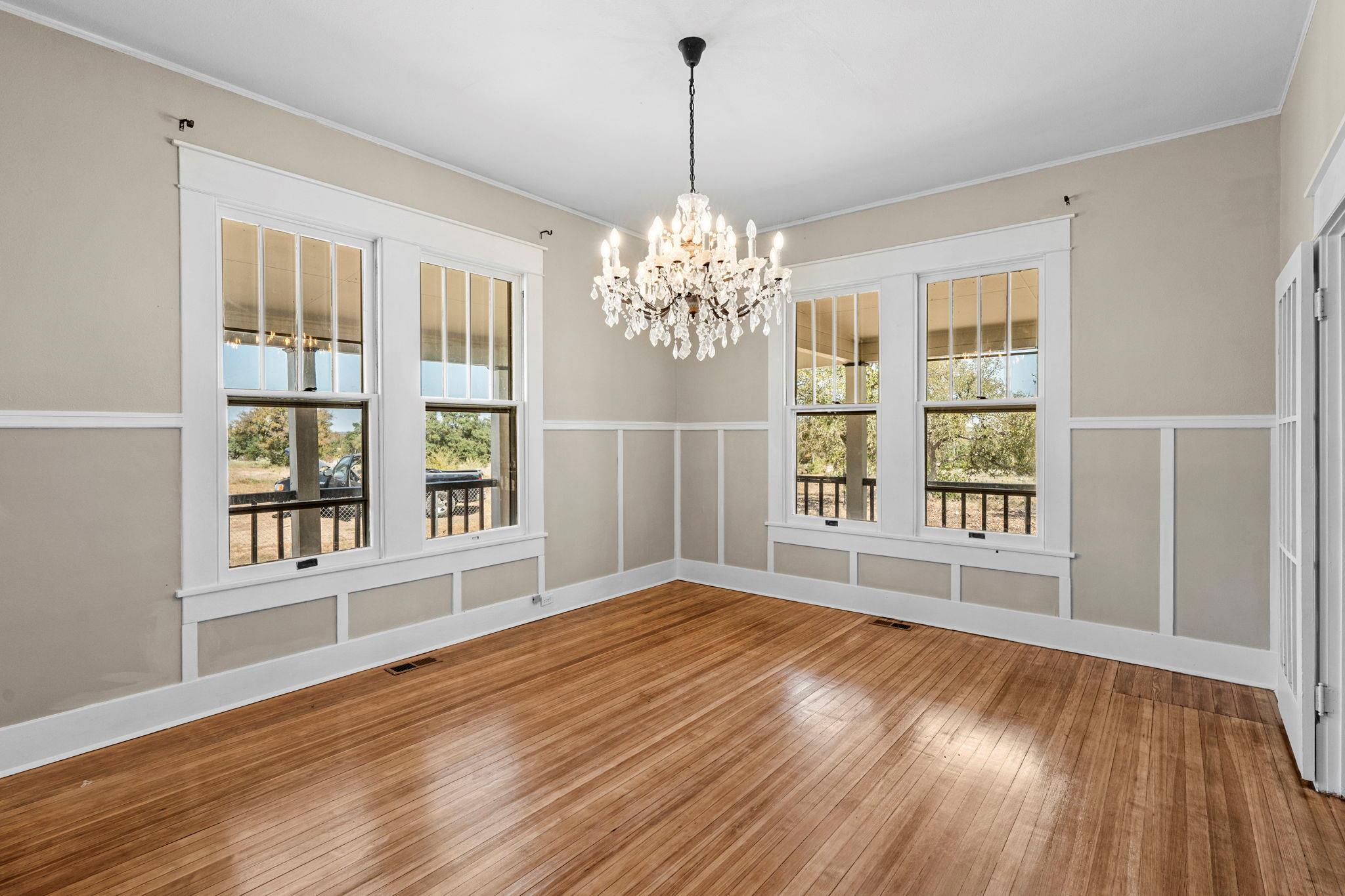 1501 Beaver Ln, Florence, TX 76527