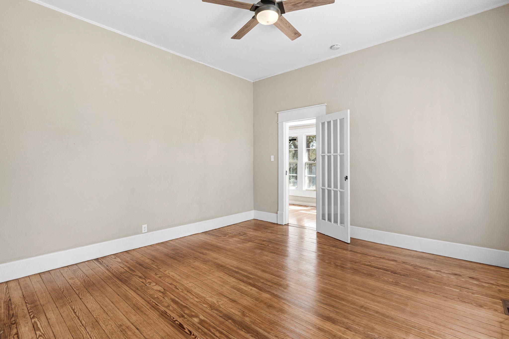 1501 Beaver Ln, Florence, TX 76527