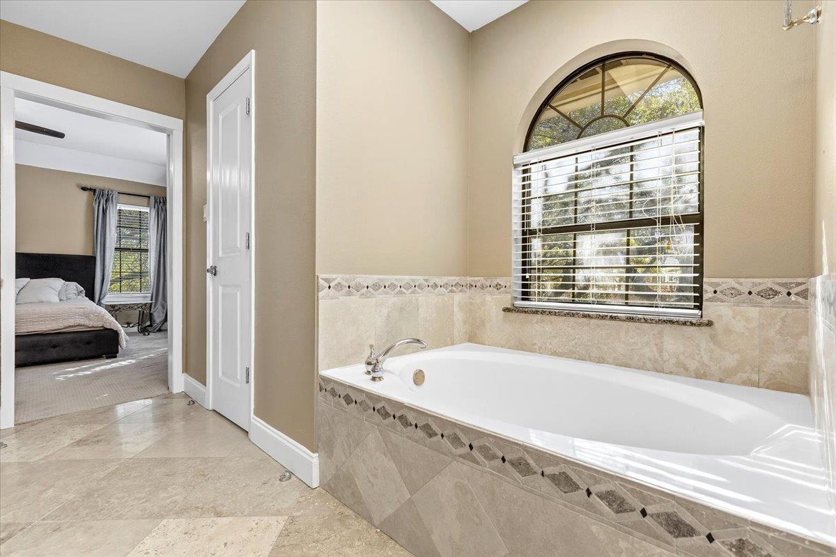 9409 Caracas Dr, Austin, TX 78733