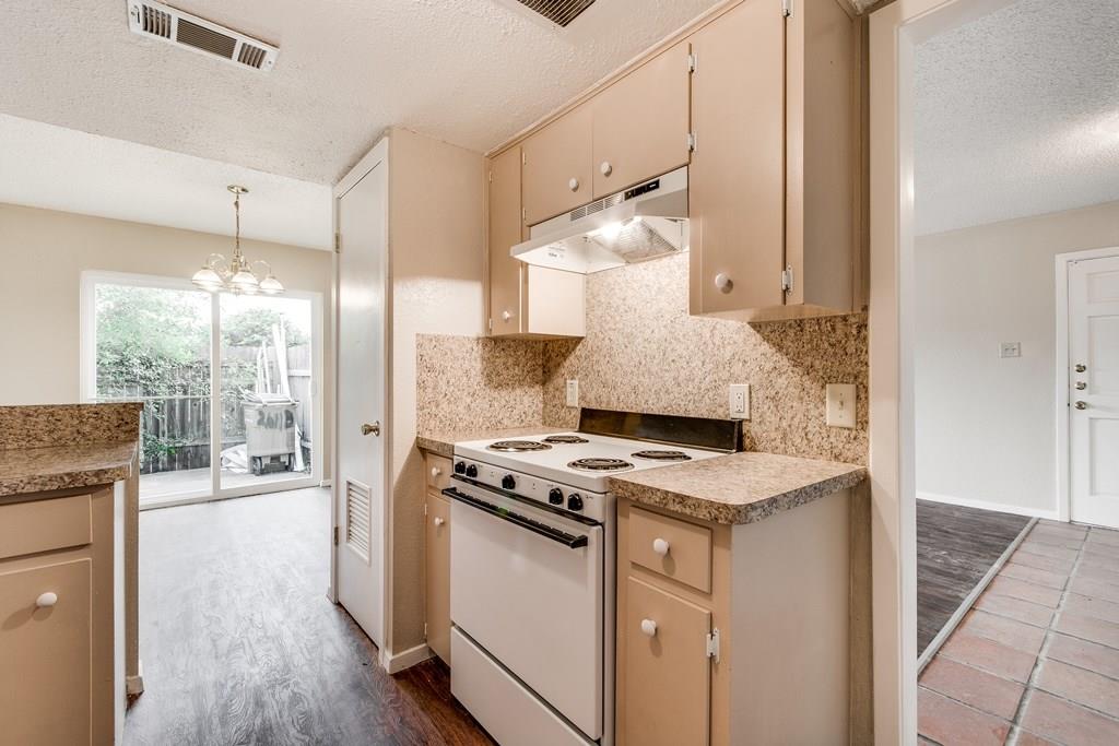 2611 Ektom Dr # B, Austin, TX 78745