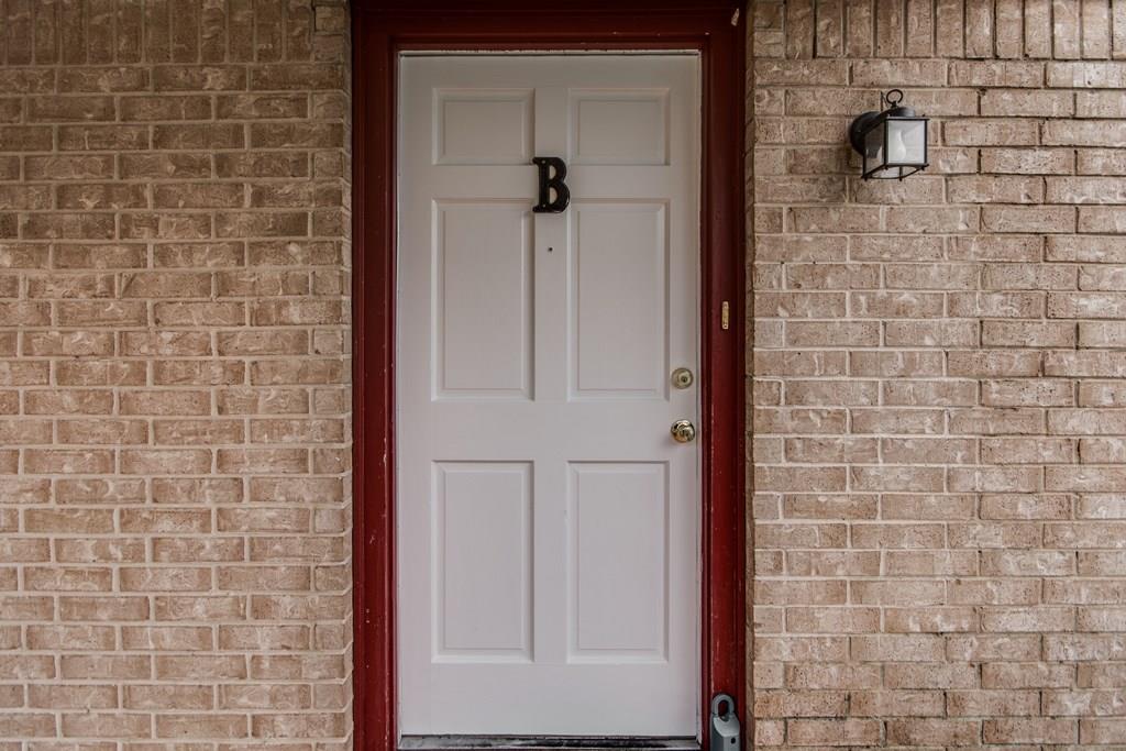 2611 Ektom Dr # B, Austin, TX 78745