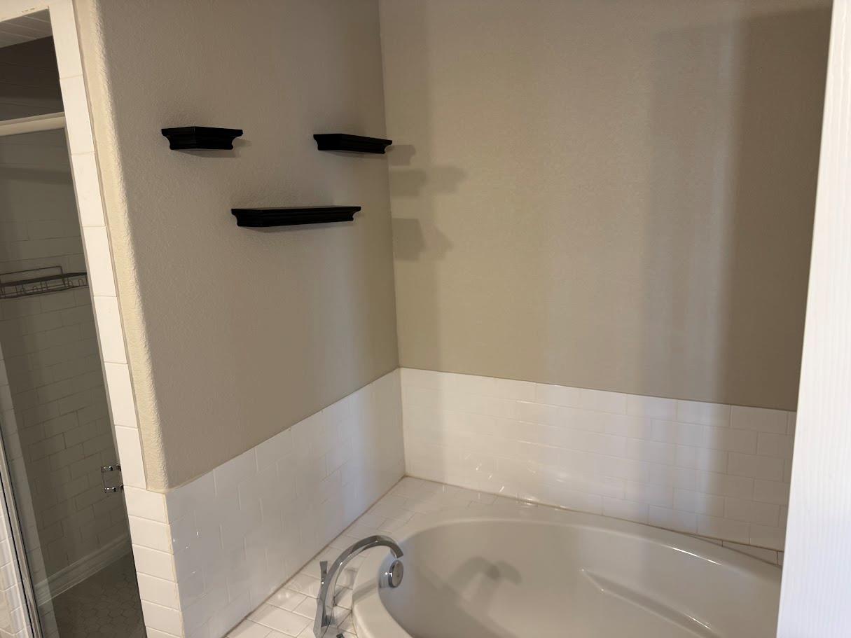 1636 Navajo Trl, Kingsland, TX 78639