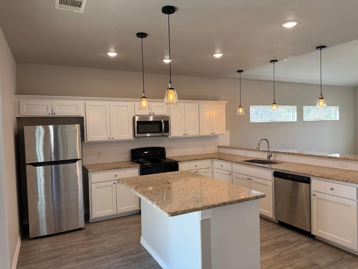 1636 Navajo Trl, Kingsland, TX 78639