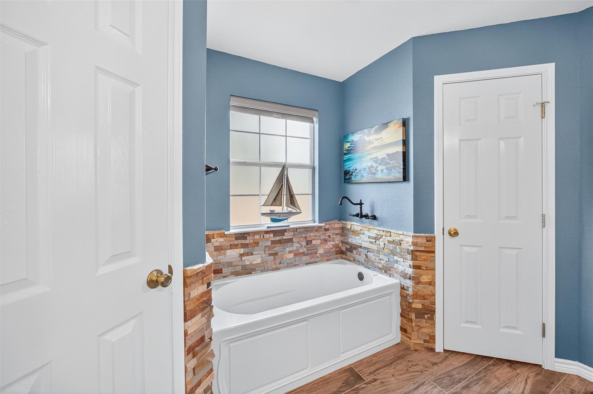 175 Creekwood Dr, Gonzales, TX 78629