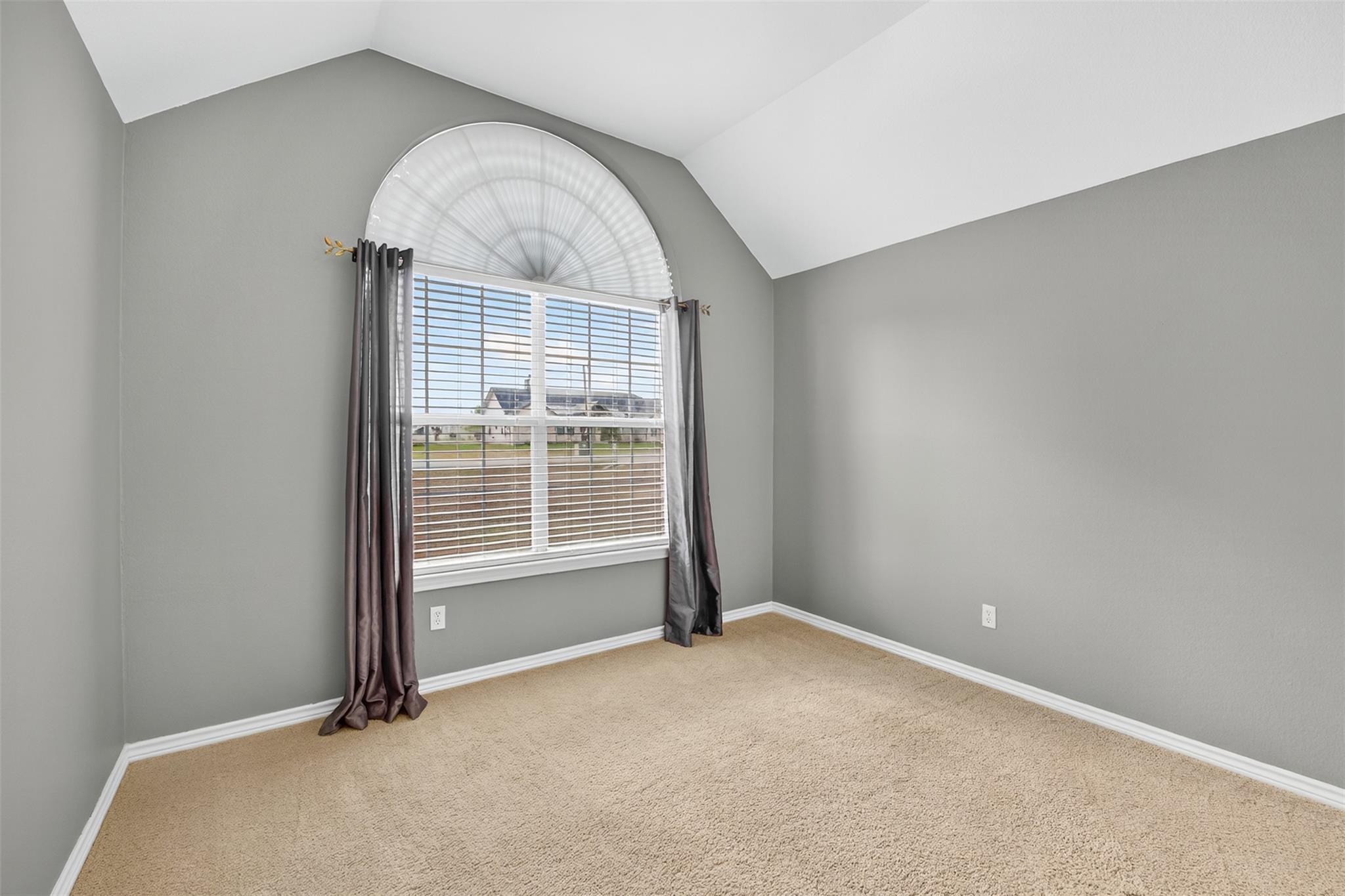 175 Creekwood Dr, Gonzales, TX 78629