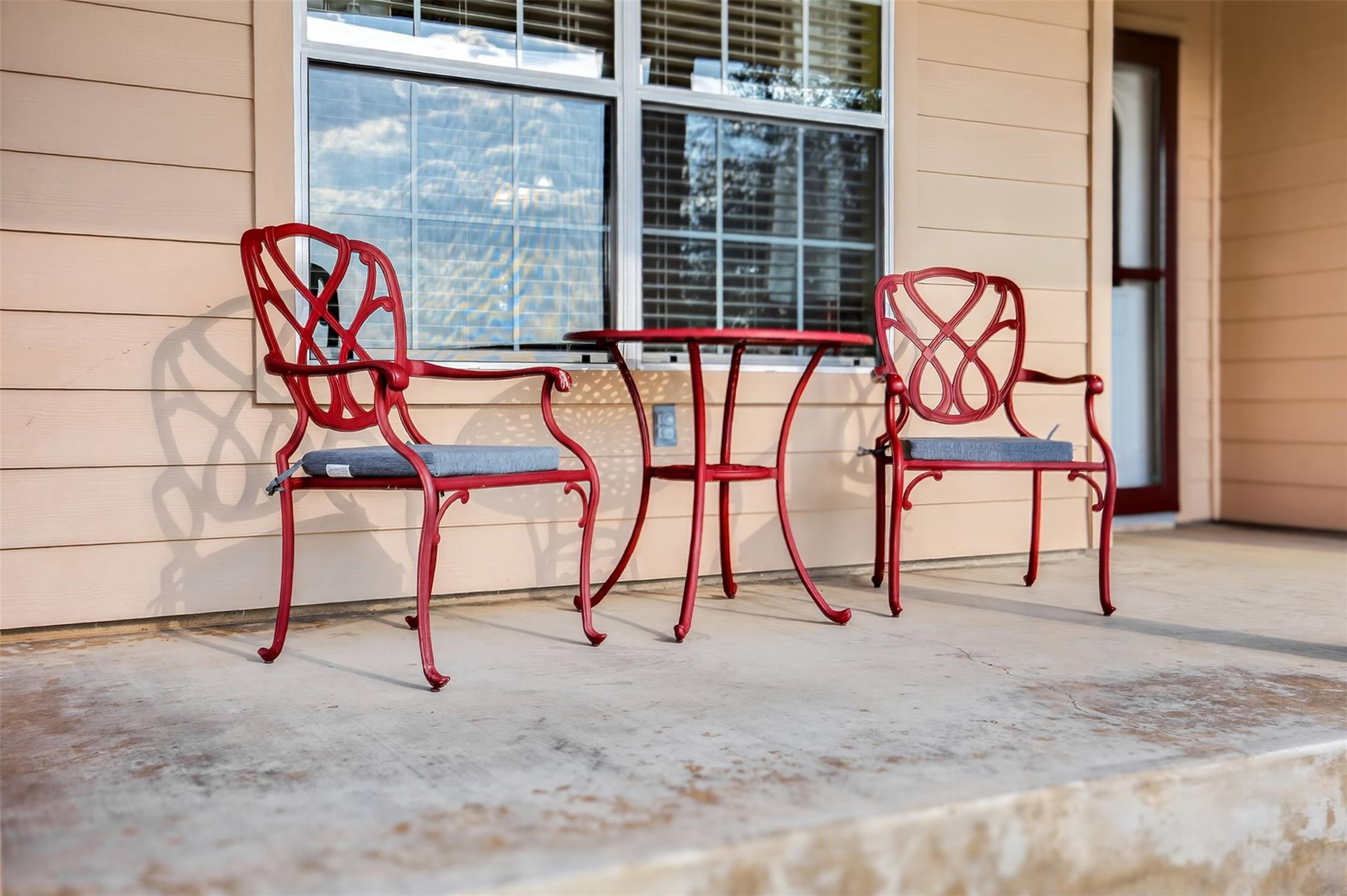 175 Creekwood Dr, Gonzales, TX 78629