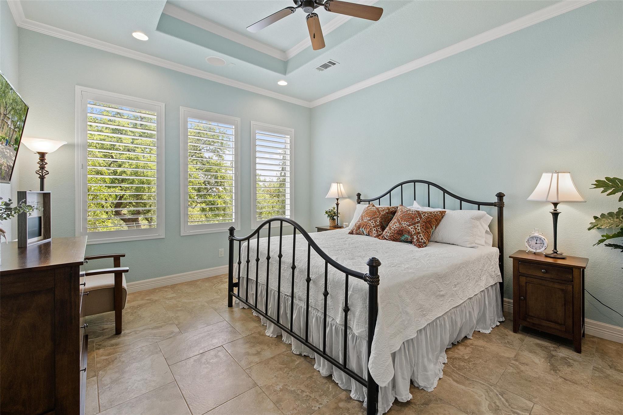 101 Hidden Hills Cv, Spicewood, TX 78669