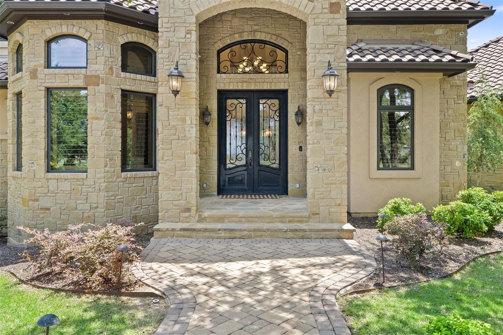 101 Hidden Hills Cv, Spicewood, TX 78669