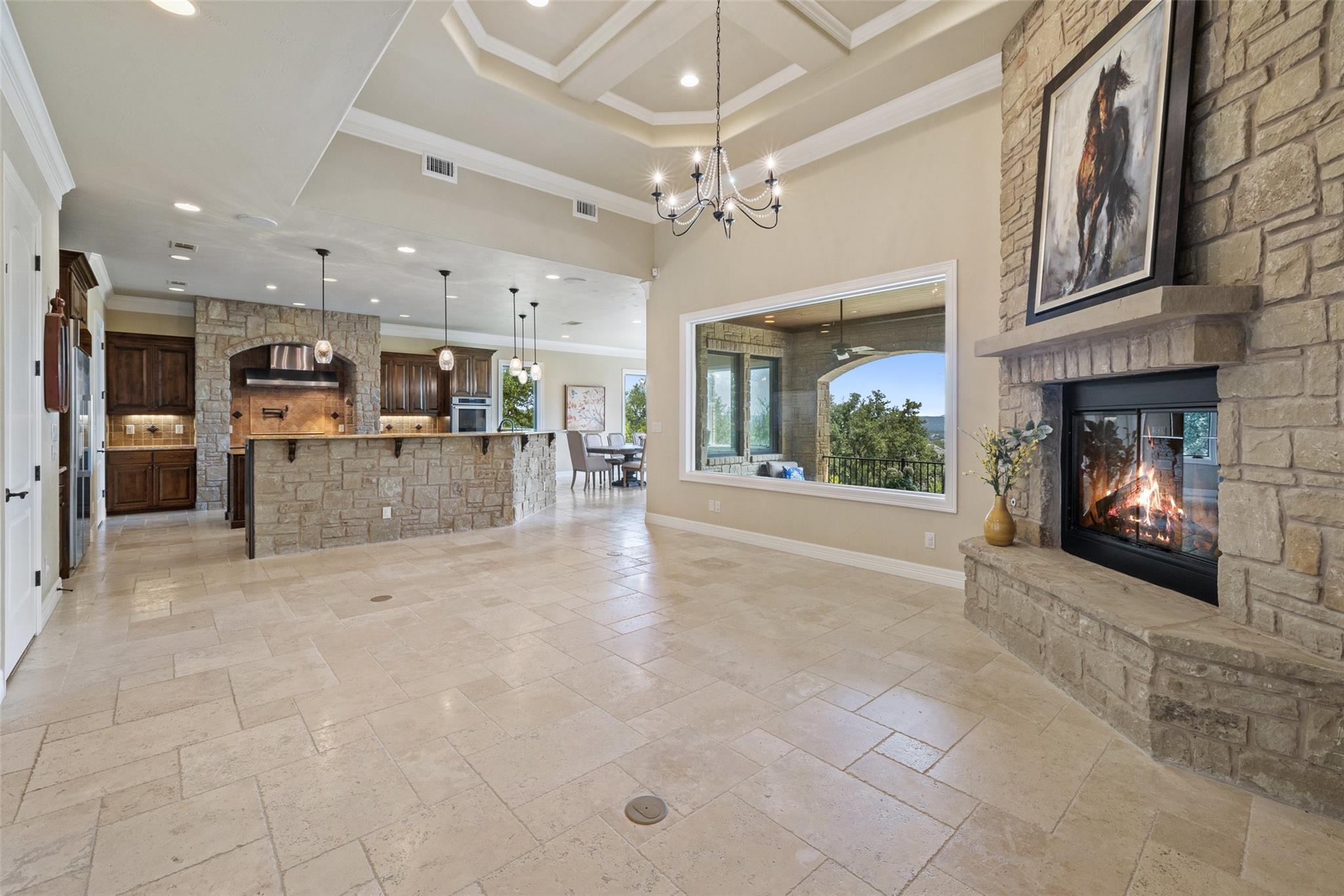 101 Hidden Hills Cv, Spicewood, TX 78669