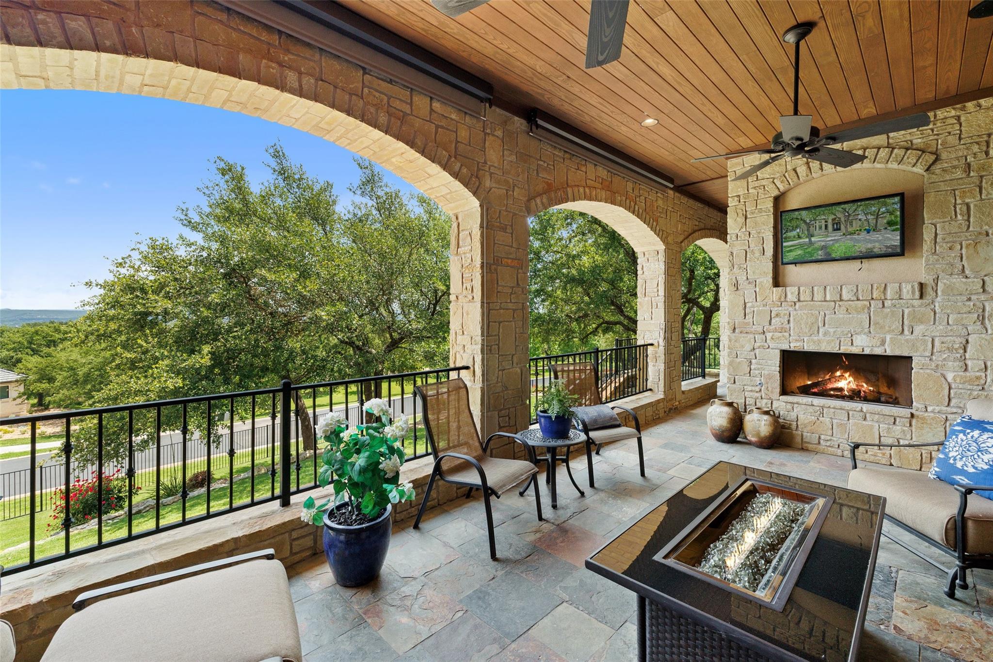 101 Hidden Hills Cv, Spicewood, TX 78669