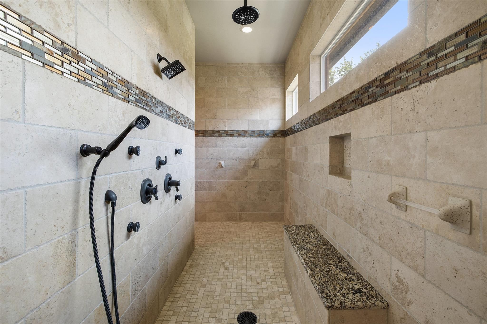 101 Hidden Hills Cv, Spicewood, TX 78669