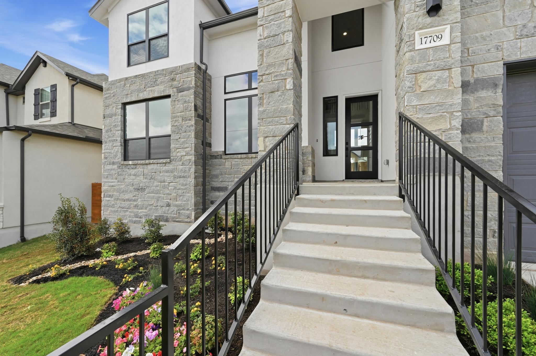 17709 Chamoix Dr, Austin, TX 78738