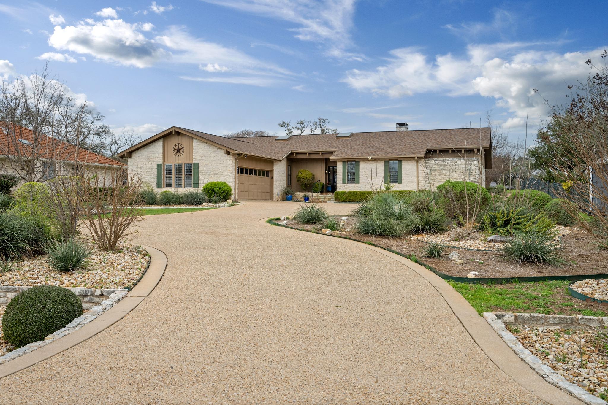 907 Vanguard St, Lakeway, TX 78734