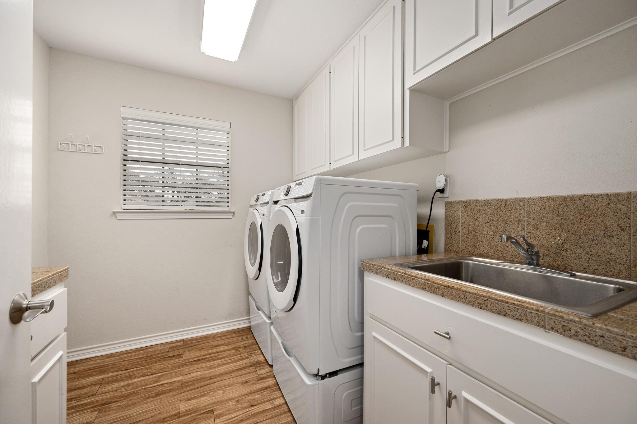 907 Vanguard St, Lakeway, TX 78734