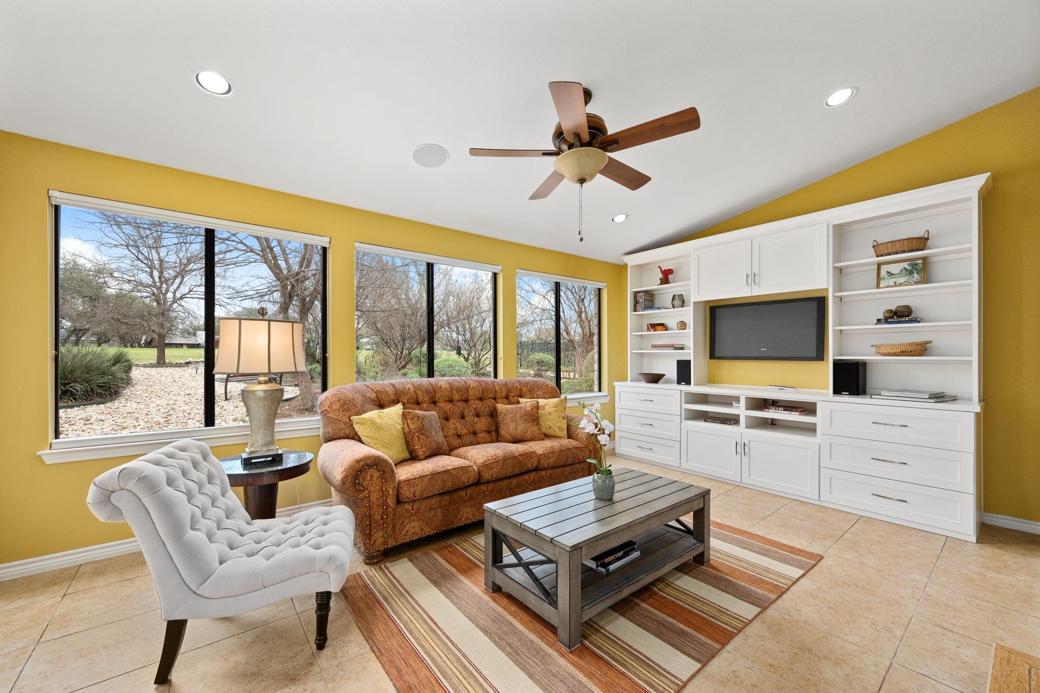 907 Vanguard St, Lakeway, TX 78734