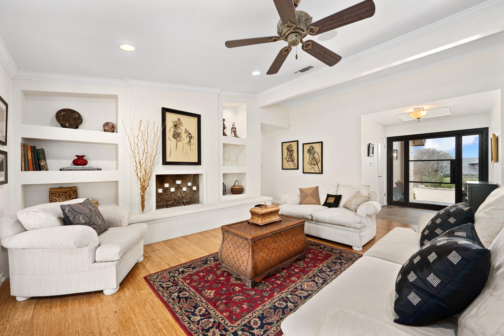 907 Vanguard St, Lakeway, TX 78734