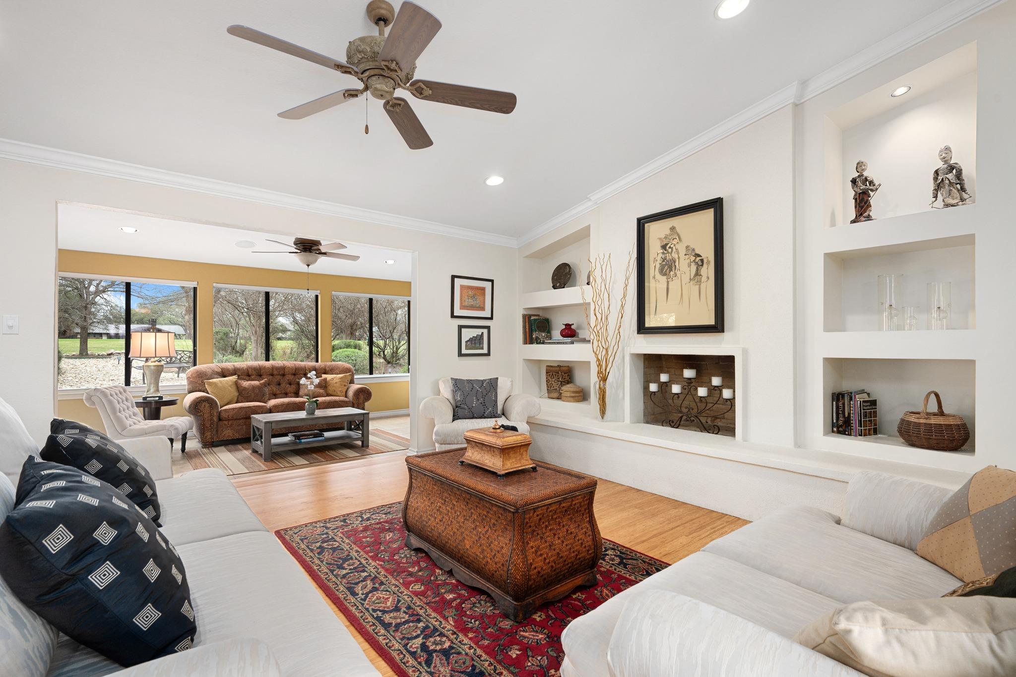 907 Vanguard St, Lakeway, TX 78734