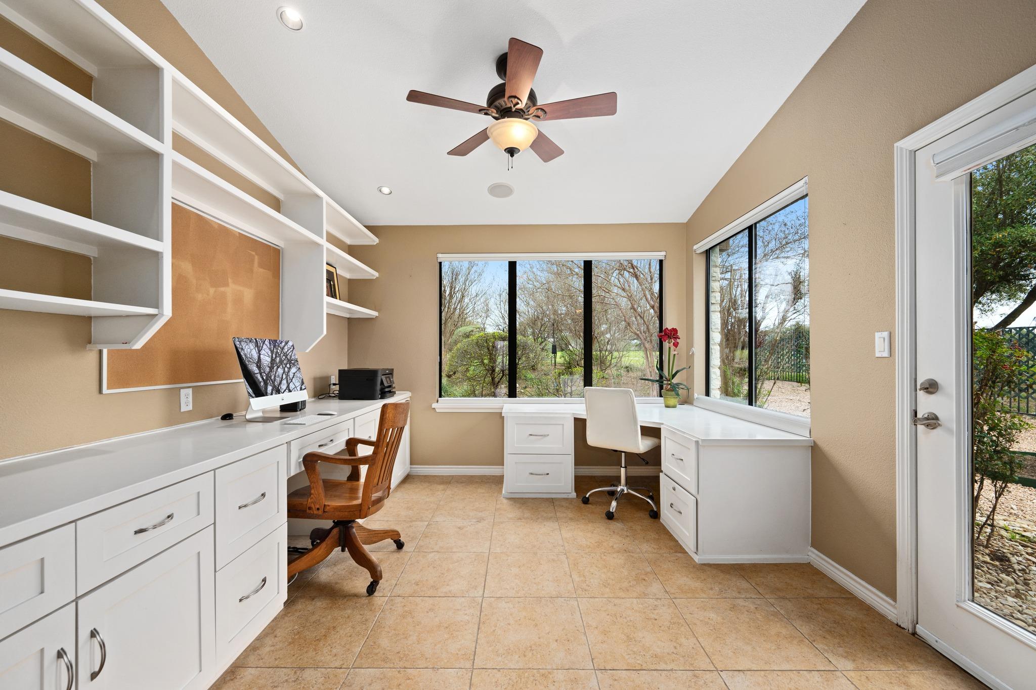 907 Vanguard St, Lakeway, TX 78734