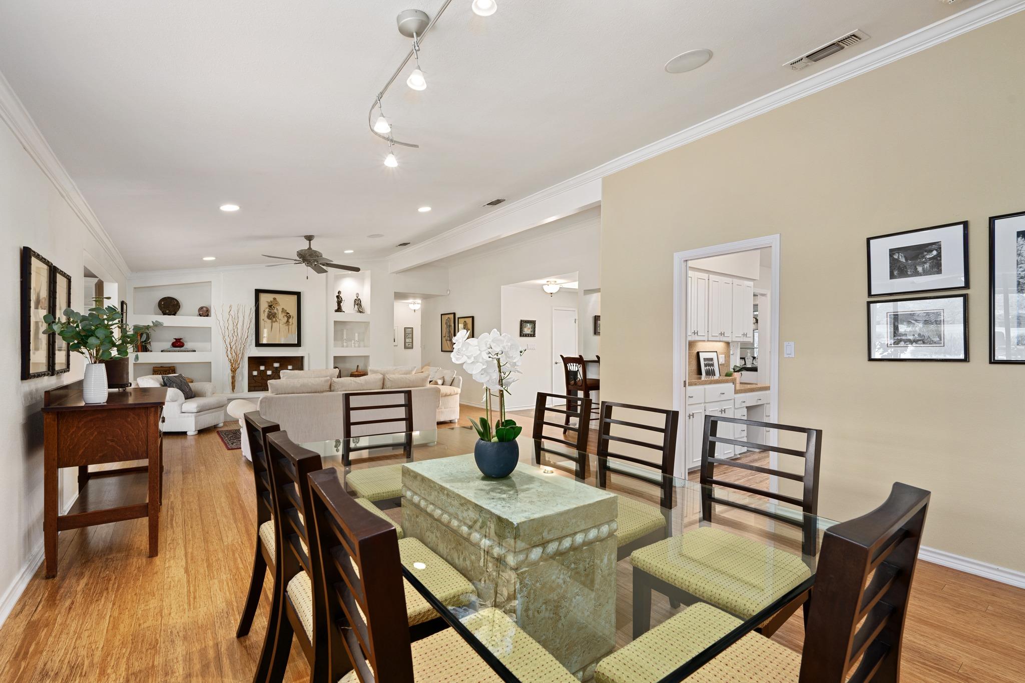 907 Vanguard St, Lakeway, TX 78734