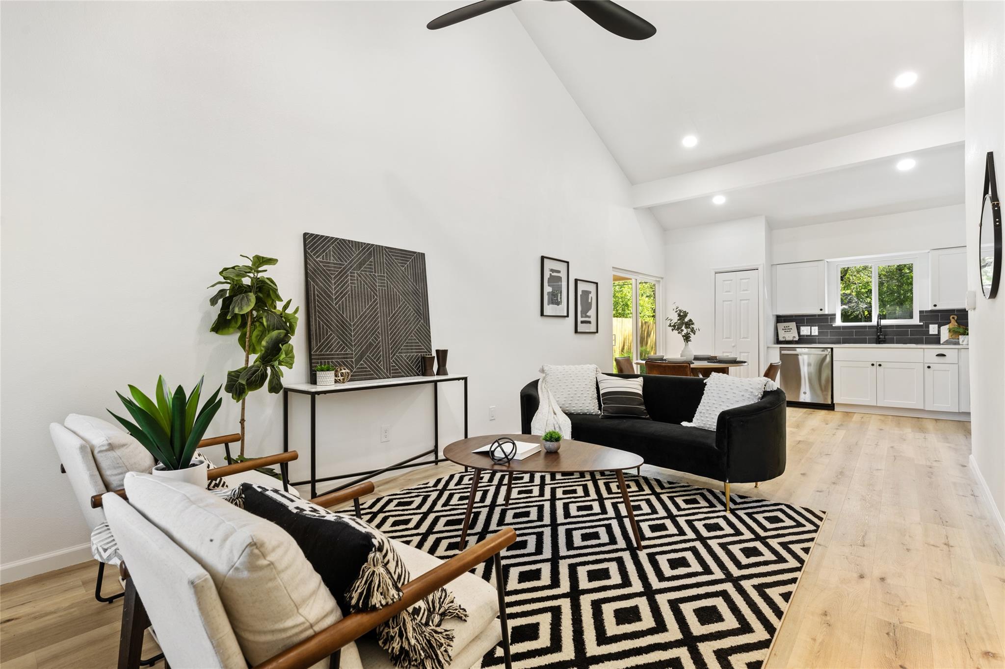 6209 Reicher Dr, Austin, TX 78723