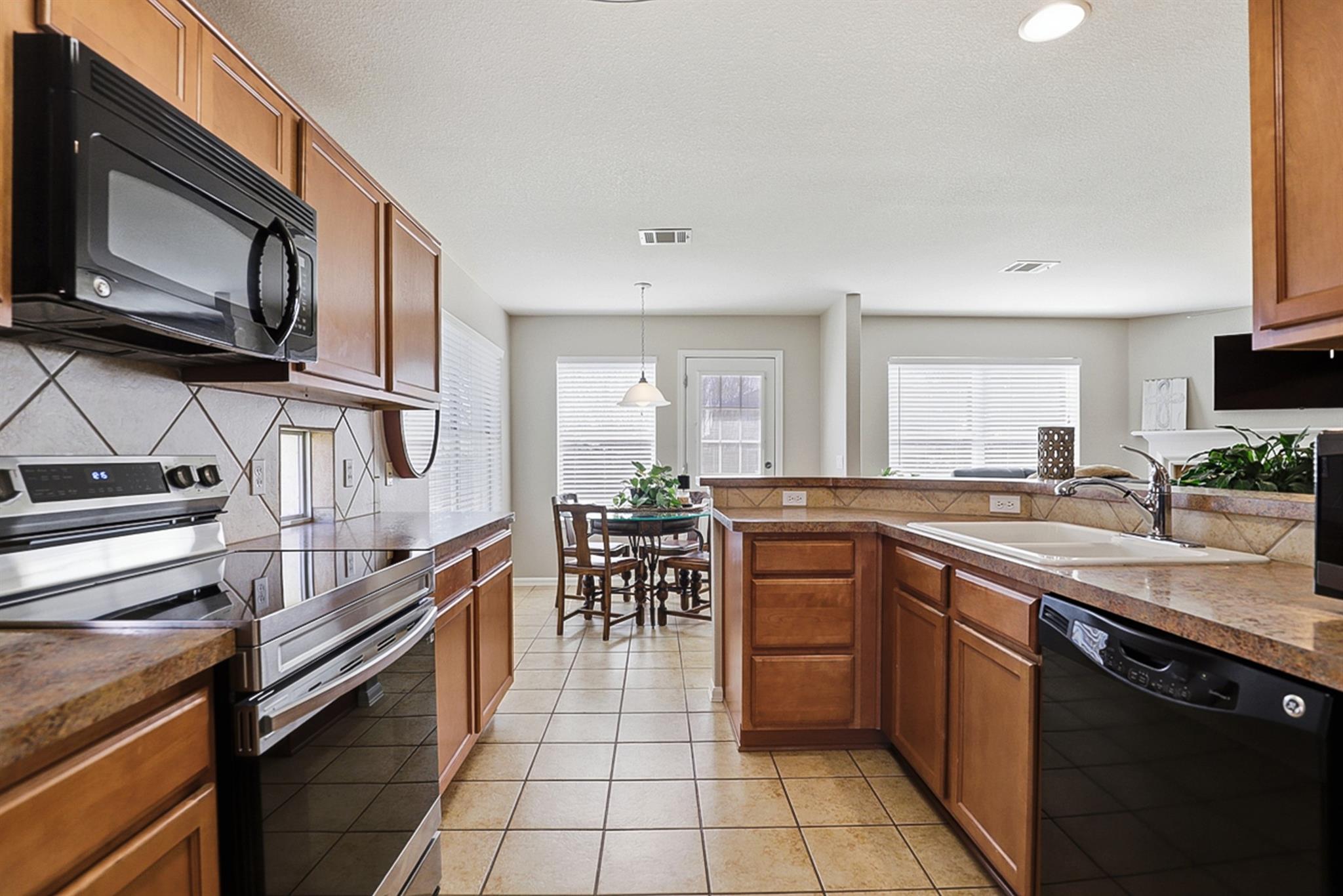 353 King Elder Ln, Leander, TX 78641