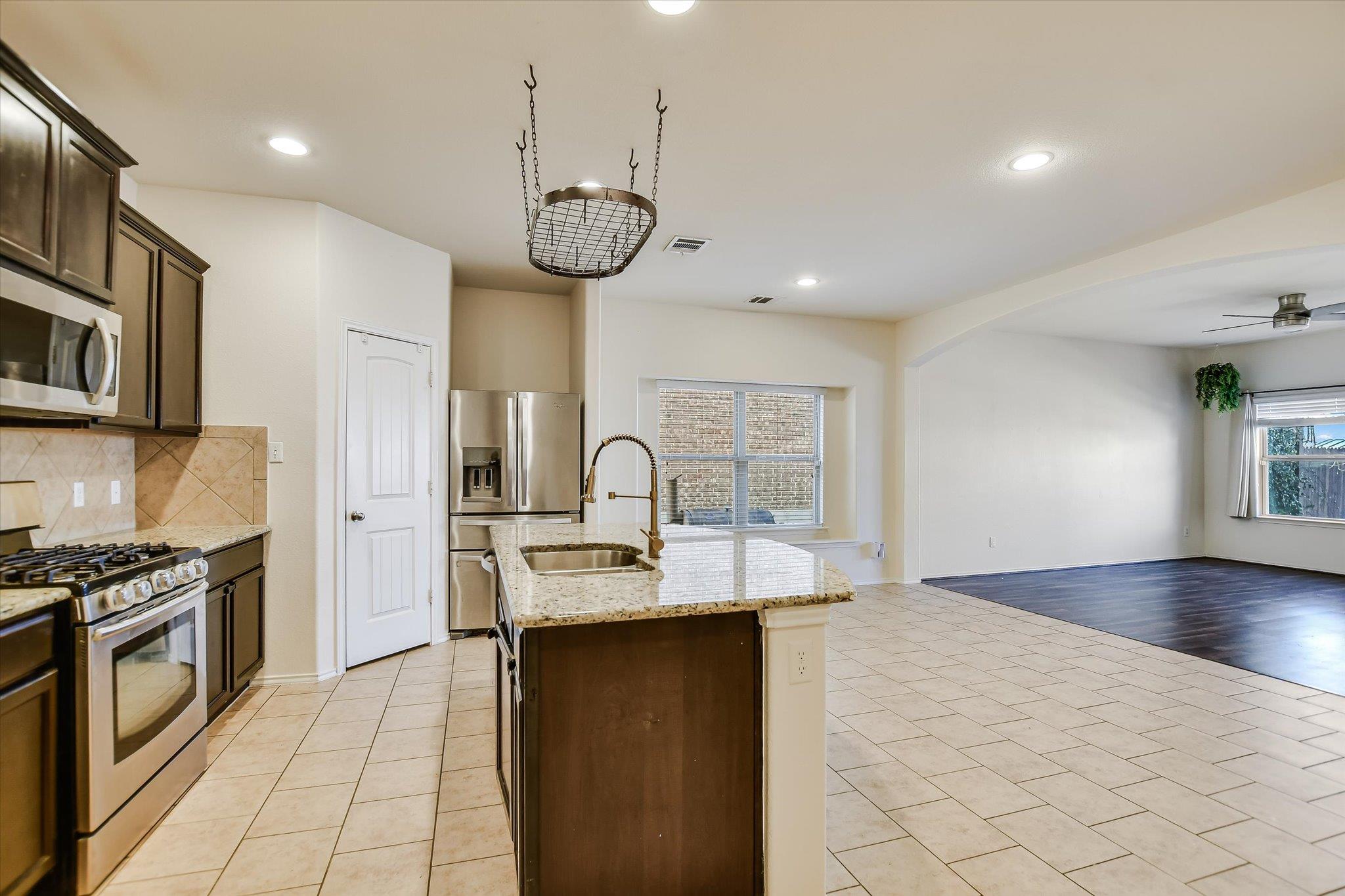 322 Vermilion Marble Trl, Buda, TX 78610