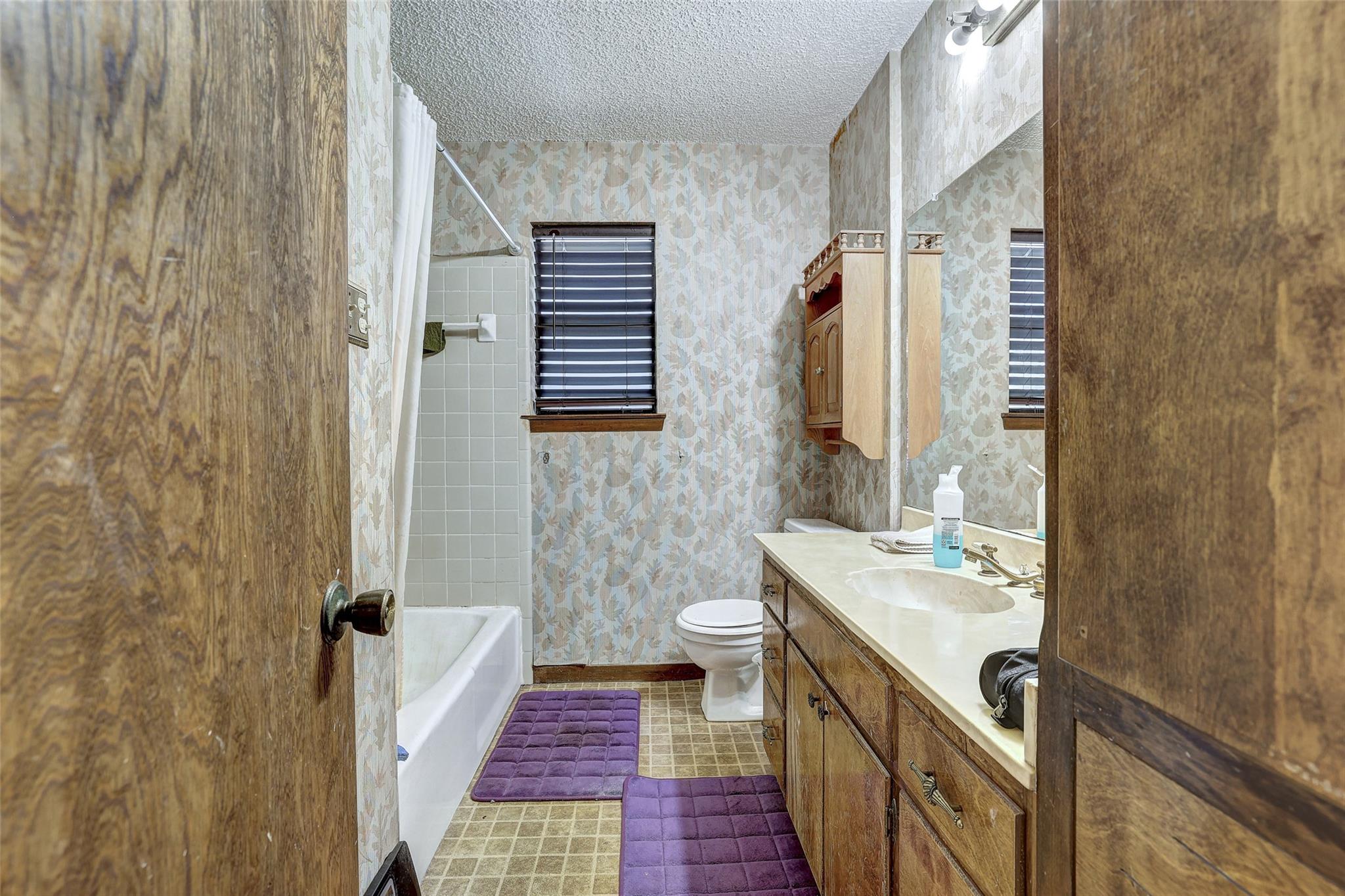 10808 PINEHURST Dr # A, Austin, TX 78747