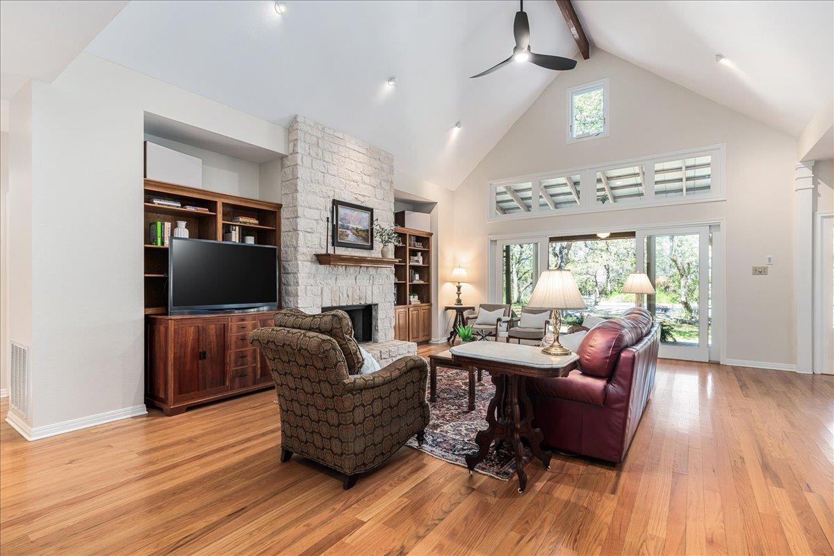 8300 SPANISH OAK Cir, Austin, TX 78737