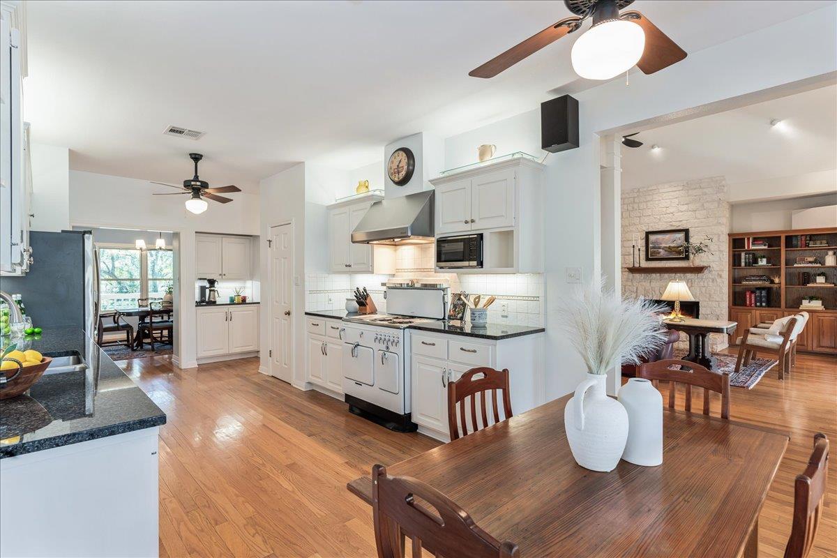 8300 SPANISH OAK Cir, Austin, TX 78737