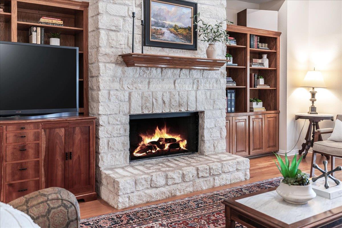 8300 SPANISH OAK Cir, Austin, TX 78737