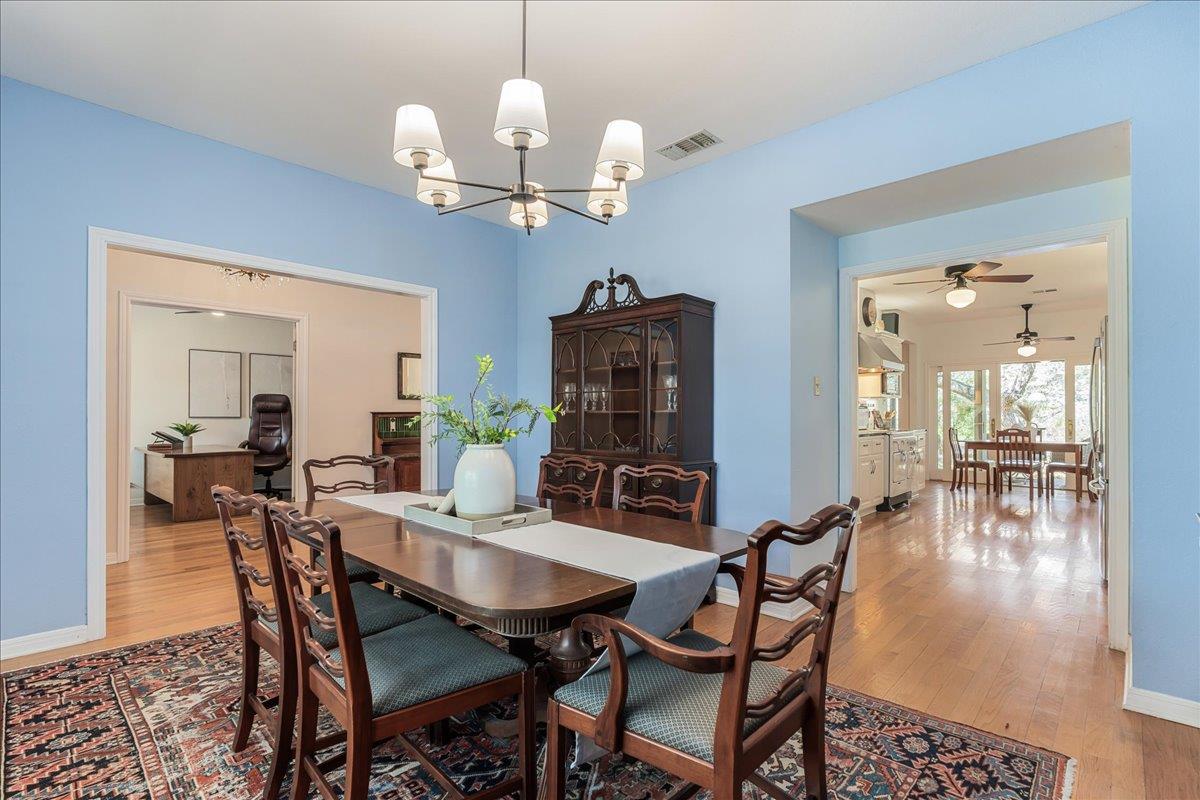 8300 SPANISH OAK Cir, Austin, TX 78737