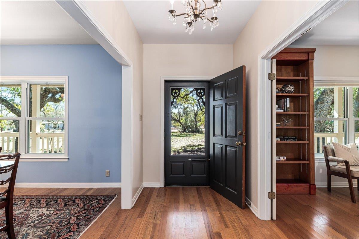 8300 SPANISH OAK Cir, Austin, TX 78737